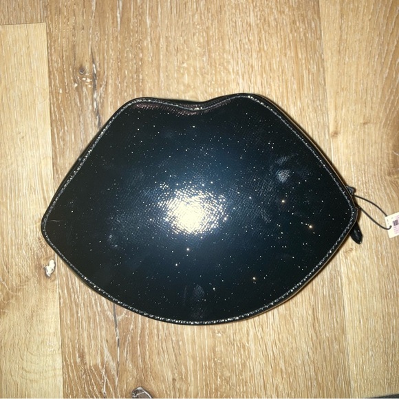Victoria's Secret Lip-Shaped Cosmetic Pouch bag - Picture 2 of 6